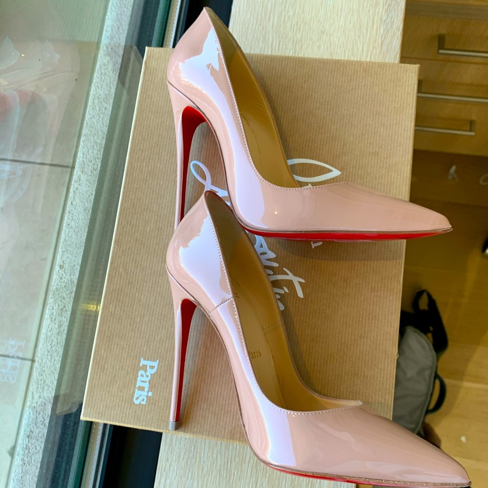 Christian Louboutin So Kate's Sz 35 Patent Nude